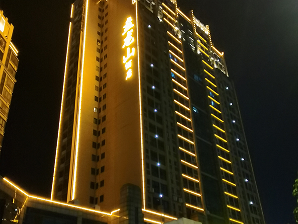 線條燈，空間氛圍感加滿！