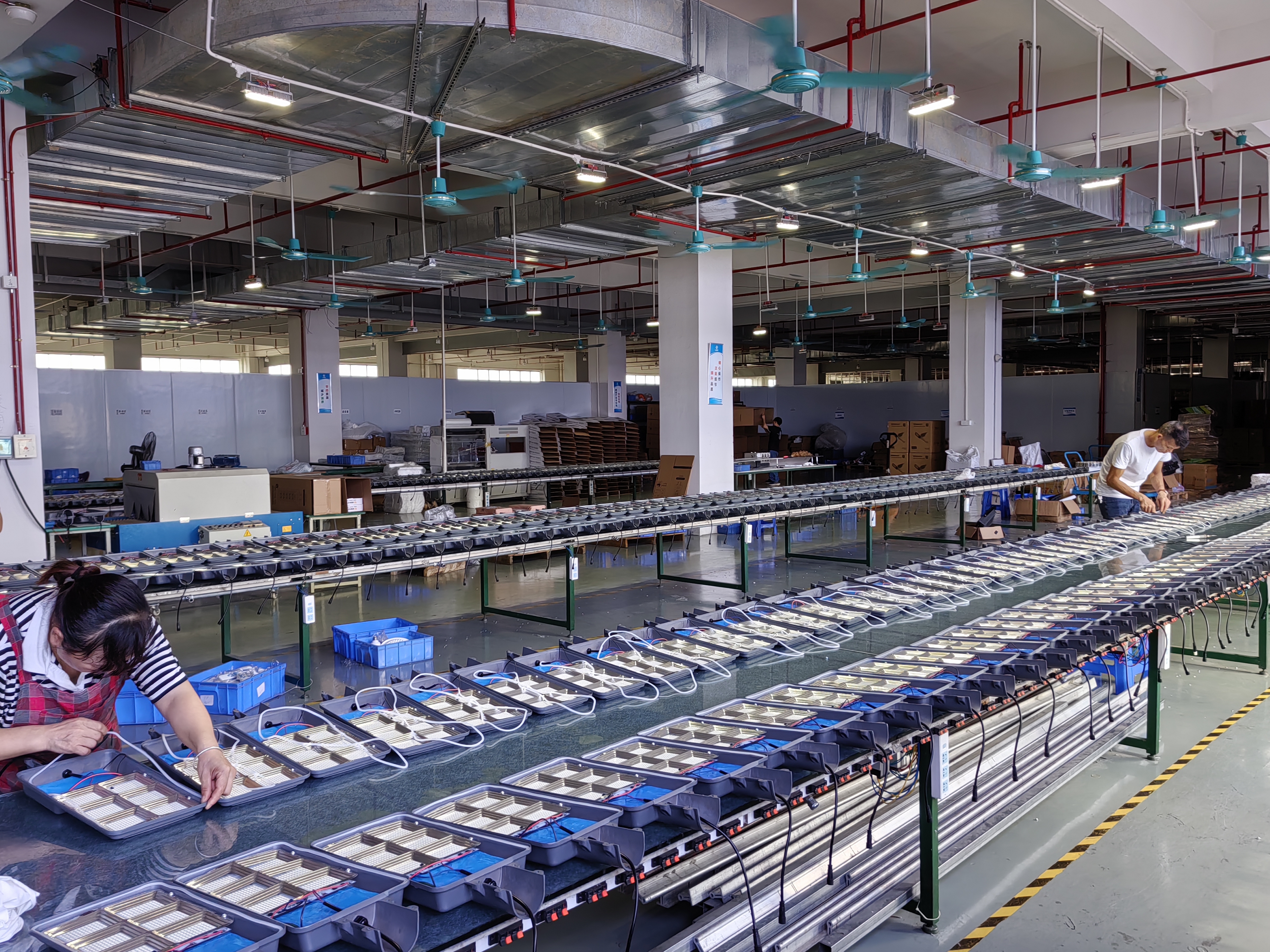 太陽(yáng)能路燈-榮耀(圖6) 太陽(yáng)能路燈-榮耀(圖6)