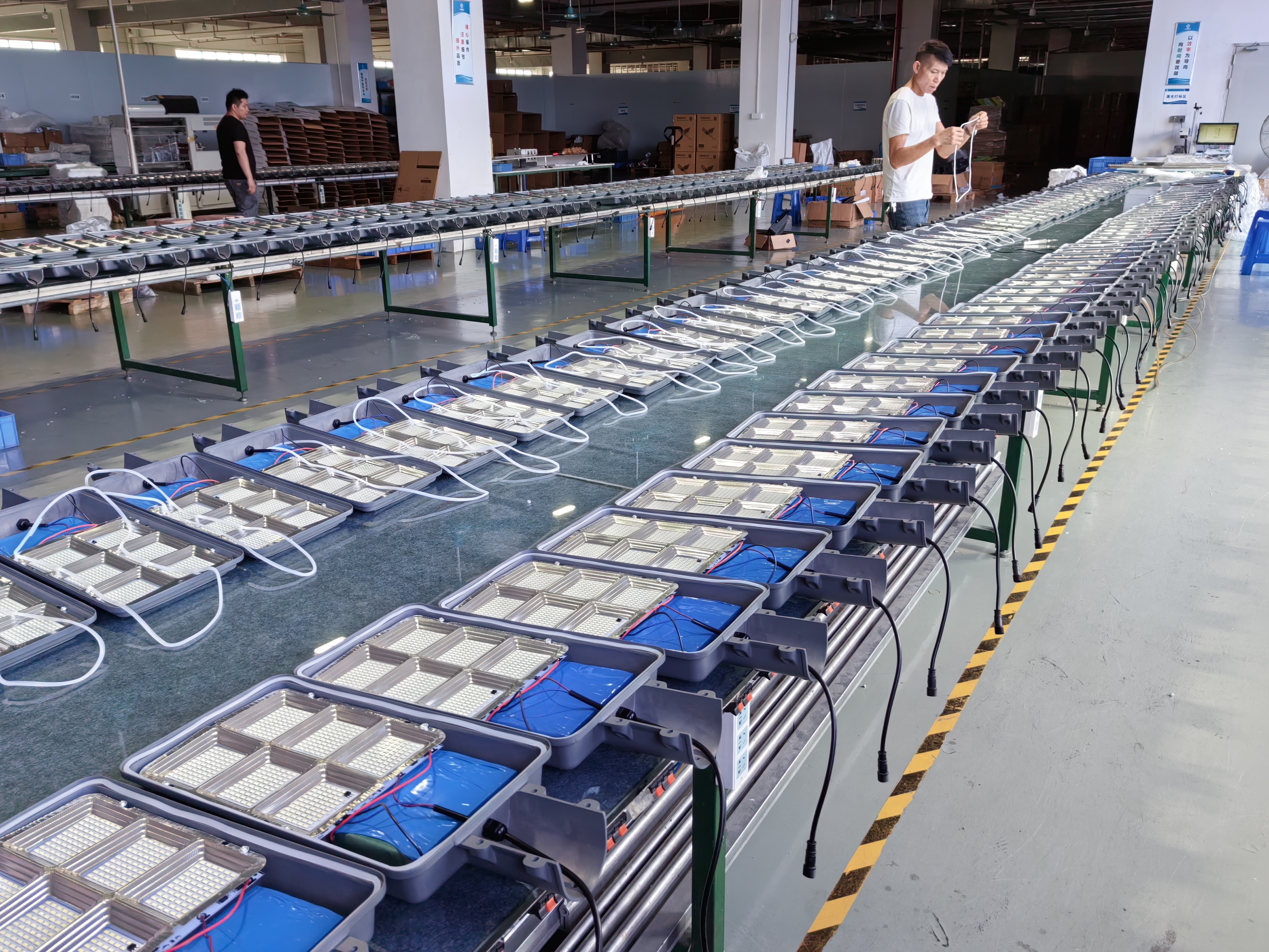 太陽(yáng)能路燈-榮耀(圖7) 太陽(yáng)能路燈-榮耀(圖7)